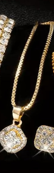 6 pc Woman’s Jewelry Set